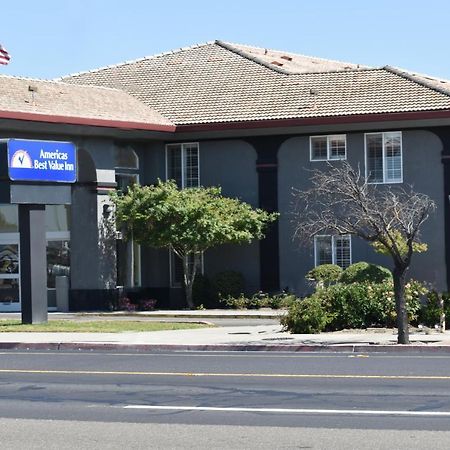 Hotel Baymont By Wyndham Manteca Esterno foto