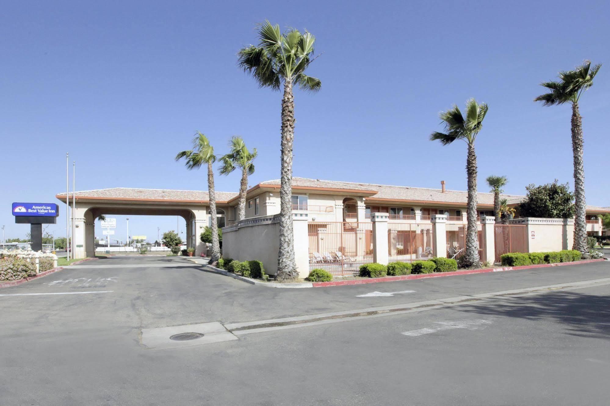 Hotel Baymont By Wyndham Manteca Esterno foto