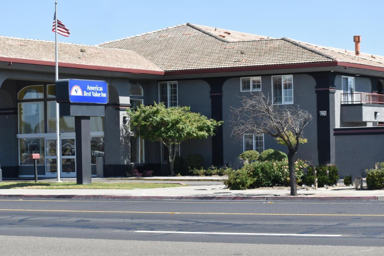 Hotel Baymont By Wyndham Manteca Esterno foto