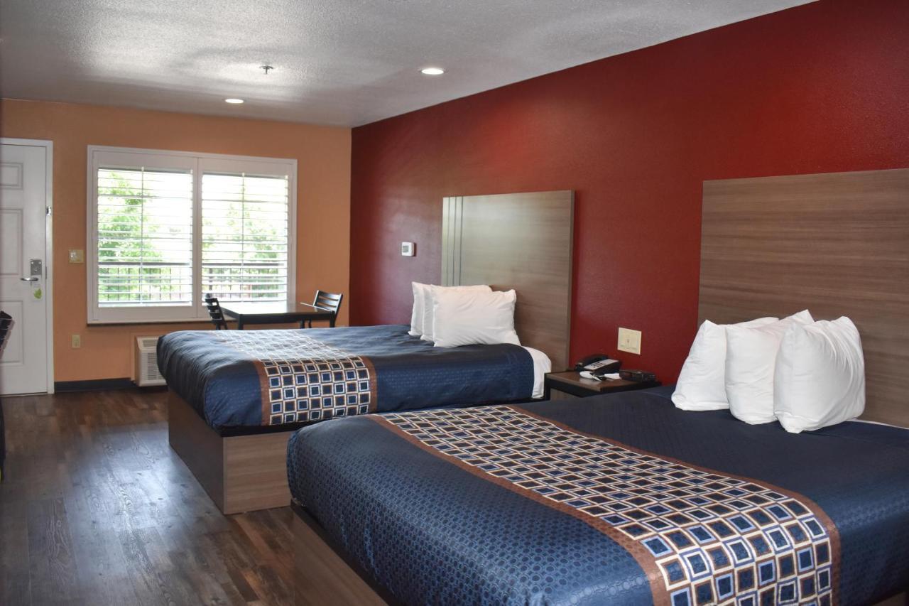Hotel Baymont By Wyndham Manteca Esterno foto